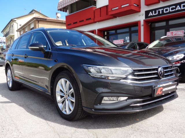 VOLKSWAGEN Passat usata, con Airbag