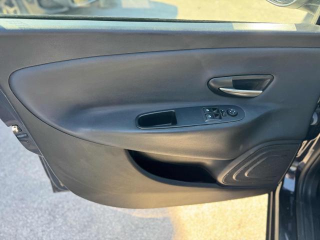 LANCIA Ypsilon usata, con Climatizzatore