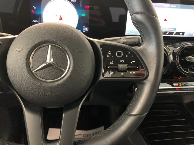 MERCEDES-BENZ GLA 180 usata, con Isofix