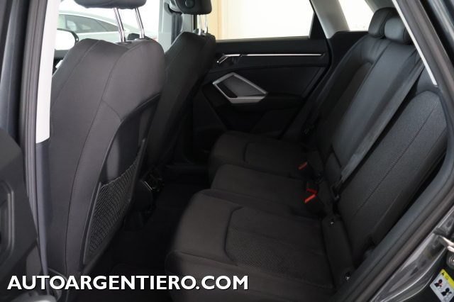 AUDI Q3 usata, con Sensori di parcheggio anteriori