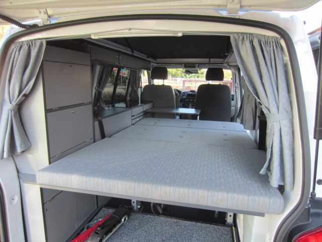 VOLKSWAGEN T5 usata 82