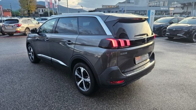 PEUGEOT 5008 usata, con Cerchi in lega