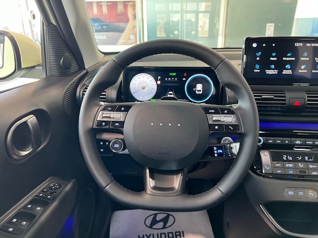 HYUNDAI INSTER usata, con Controllo automatico clima