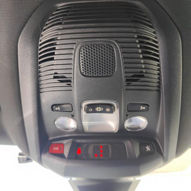 PEUGEOT 3008 usata, con Sedile posteriore sdoppiato