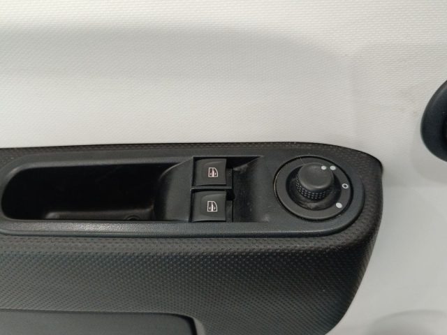 RENAULT Twingo Electric usata 19