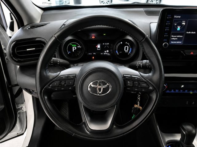 TOYOTA Yaris Cross usata, con Controllo automatico clima