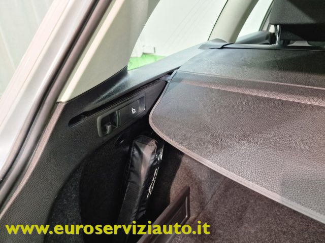 VOLKSWAGEN Passat usata 44