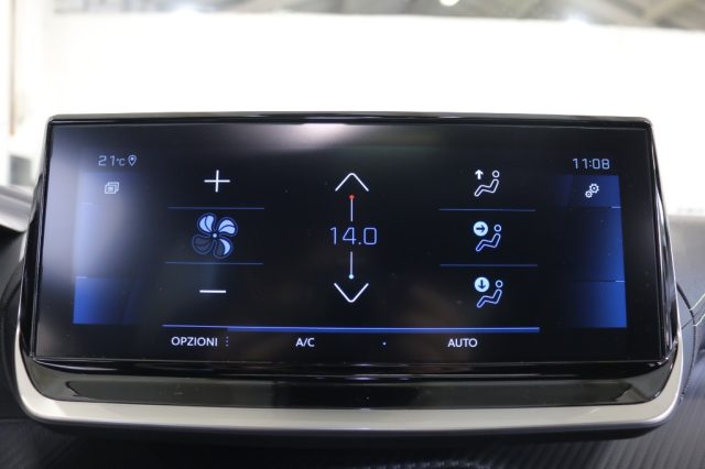 PEUGEOT 2008 usata, con Head-up display