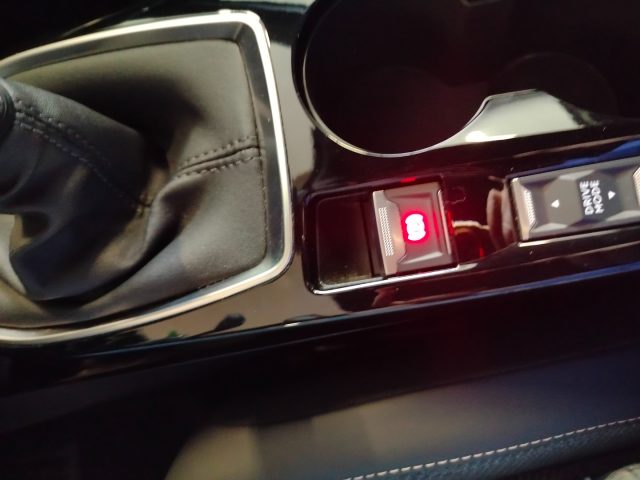 PEUGEOT 2008 usata 25