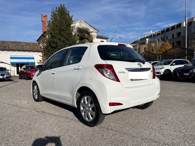 TOYOTA Yaris usata, con Cerchi in lega