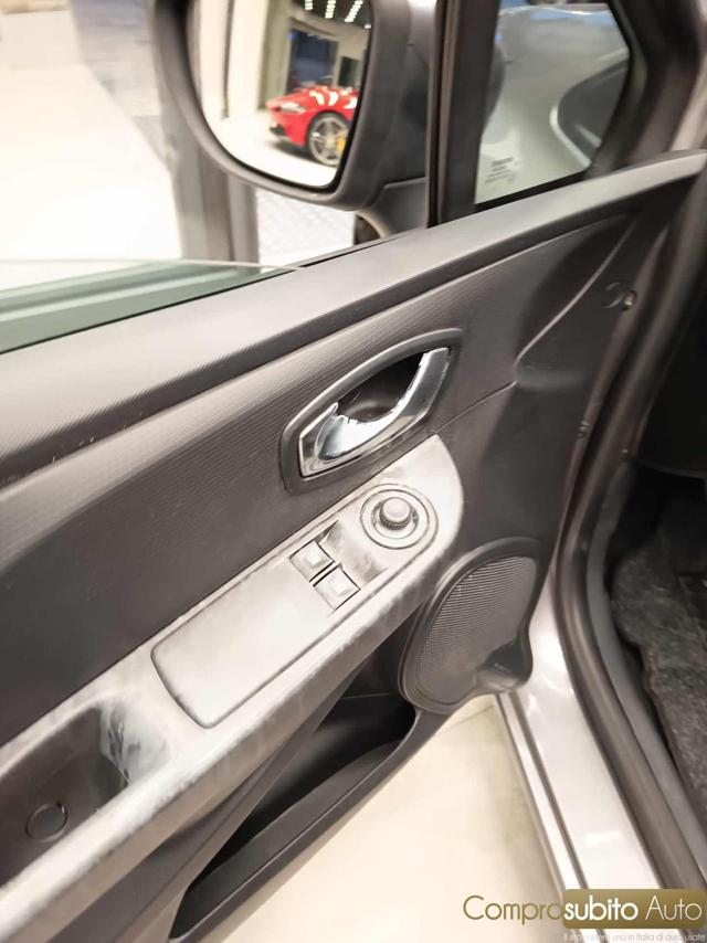 RENAULT Clio usata 23