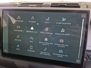 LAND ROVER Defender usata, con Servosterzo