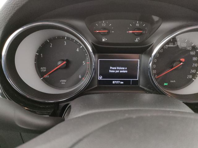 OPEL Astra usata, con Fari LED