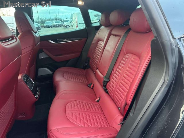 MASERATI Levante usata, con Fendinebbia