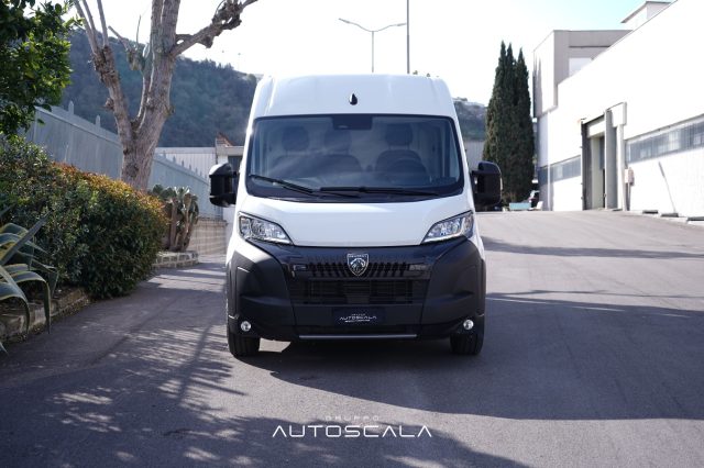 PEUGEOT Boxer usata, con Airbag