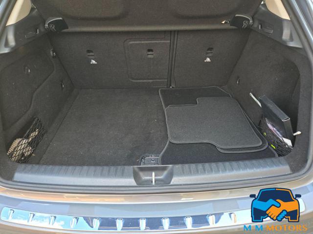 MERCEDES-BENZ GLA 180 usata, con Sistema di navigazione