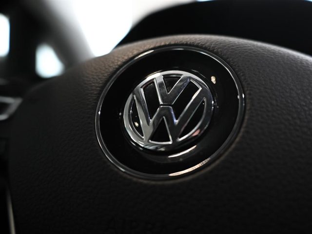 VOLKSWAGEN Golf usata, con Volante multifunzione