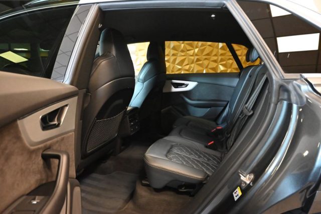 AUDI Q8 usata 26
