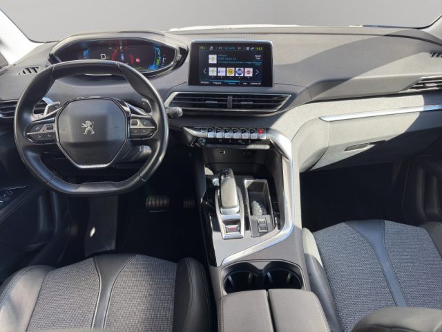 PEUGEOT 3008 usata, con Fari LED