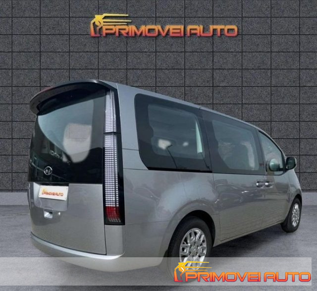 HYUNDAI Staria usata, con Airbag