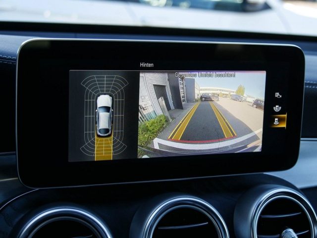 MERCEDES-BENZ GLC 300 usata, con Controllo automatico clima