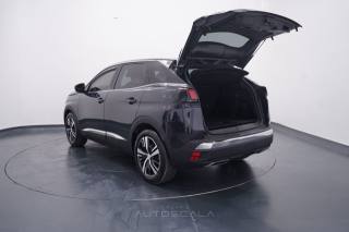 PEUGEOT 3008 usata, con Sensori di parcheggio anteriori