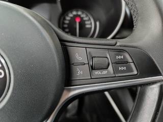 ALFA ROMEO Stelvio usata, con Sensori di parcheggio posteriori