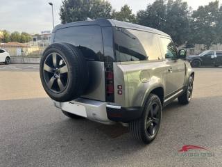 LAND ROVER Defender usata 2