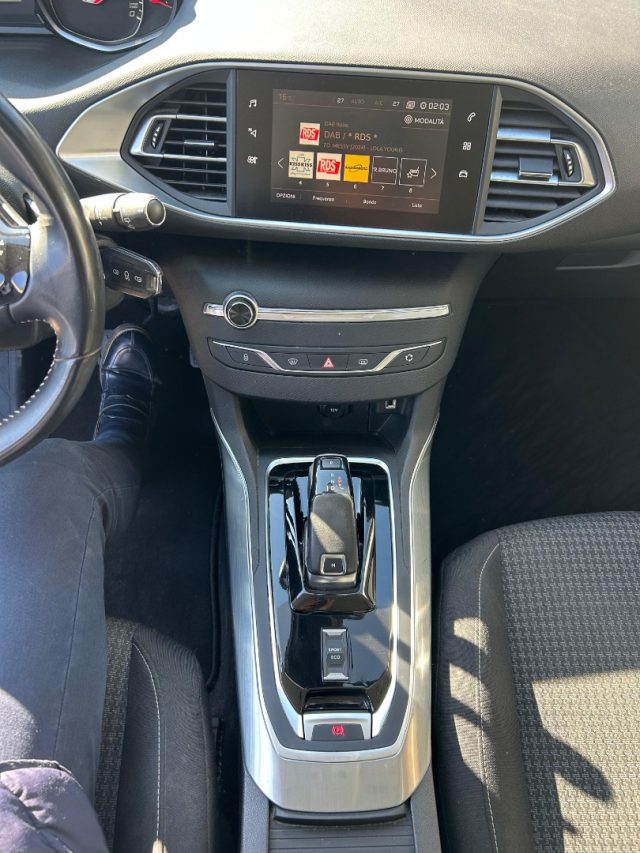 PEUGEOT 308 usata, con Controllo automatico clima