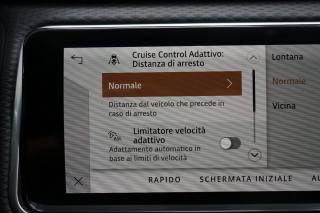 LAND ROVER Range Rover Velar usata, con Controllo trazione