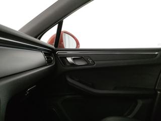 PORSCHE Macan usata, con Portellone posteriore elettrico