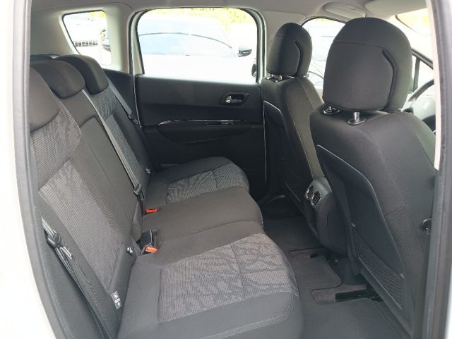 PEUGEOT 3008 usata, con Volante in pelle
