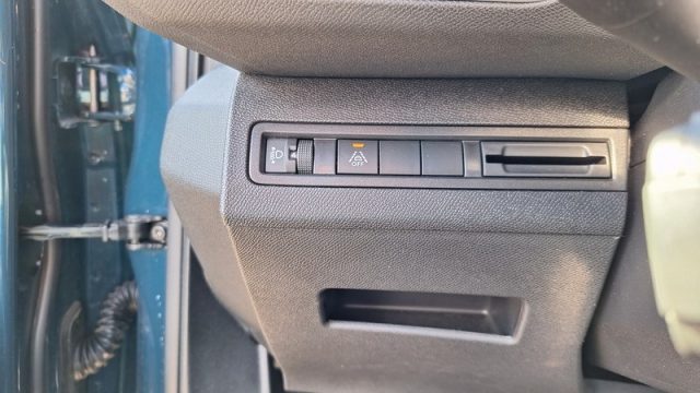 PEUGEOT 3008 usata, con Autoradio digitale