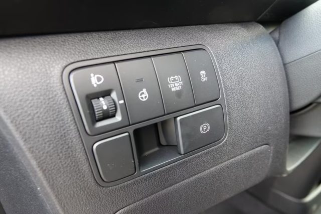 HYUNDAI Staria usata, con USB