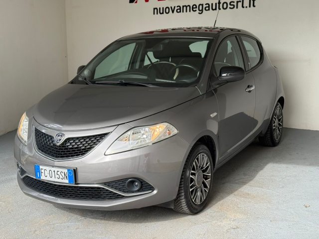 LANCIA Ypsilon usata, con Autoradio