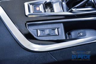 PEUGEOT 3008 usata, con Autoradio digitale