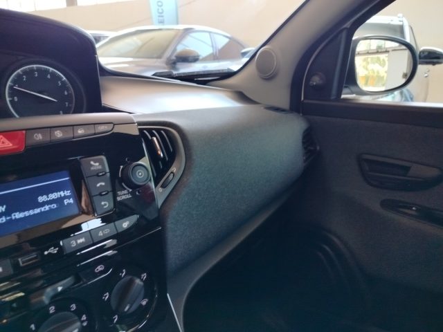 LANCIA Ypsilon usata 26