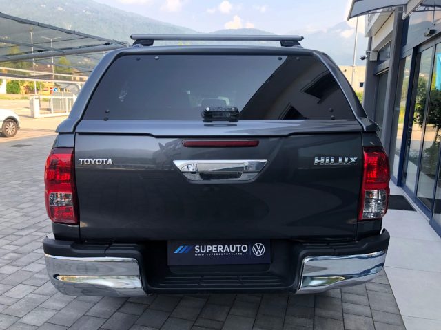 TOYOTA Hilux usata, con Schermo multifunzione interamente digitale