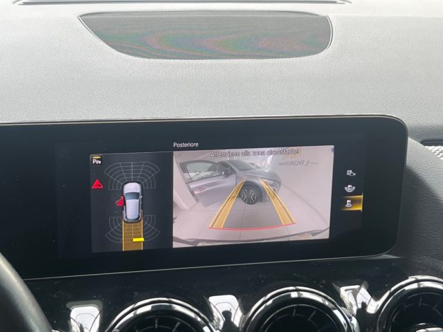 MERCEDES-BENZ GLA 180 usata, con Volante in pelle