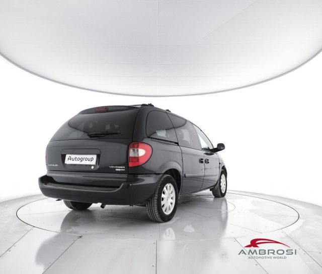 CHRYSLER Voyager usata 2