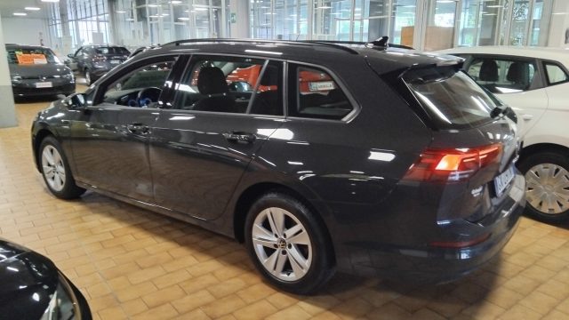 VOLKSWAGEN Golf Variant usata, con Autoradio