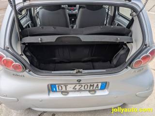 TOYOTA Aygo usata, con Chiusura centralizzata