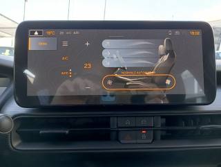 JEEP Avenger usata, con Volante in pelle