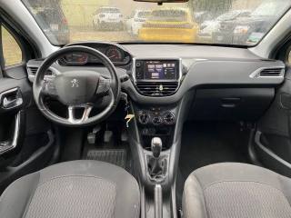 PEUGEOT 208 usata, con Autoradio
