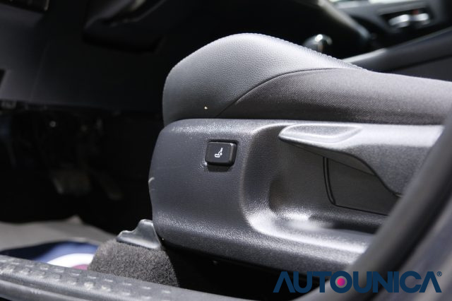 TOYOTA C-HR usata, con Controllo vocale