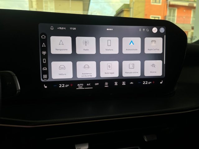 AUDI Q3 usata, con Sistema di parcheggio automatico