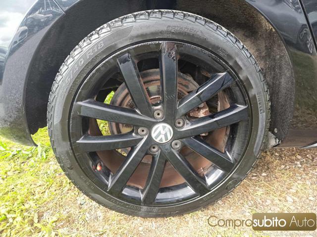 VOLKSWAGEN Golf usata, con Airbag testa