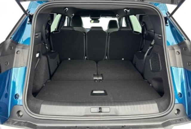 PEUGEOT 5008 usata, con Isofix