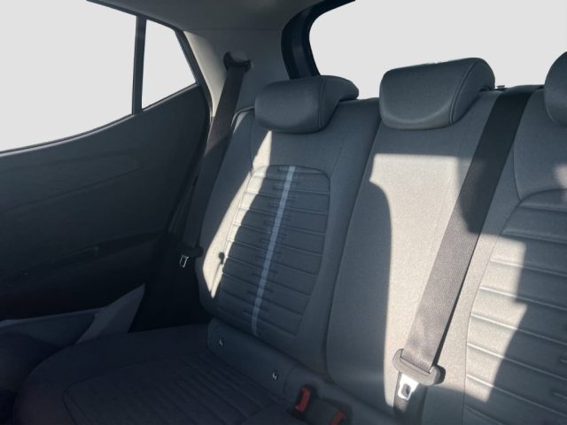 HYUNDAI i10 usata 11