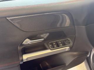 MERCEDES-BENZ GLB 200 usata, con Frenata d